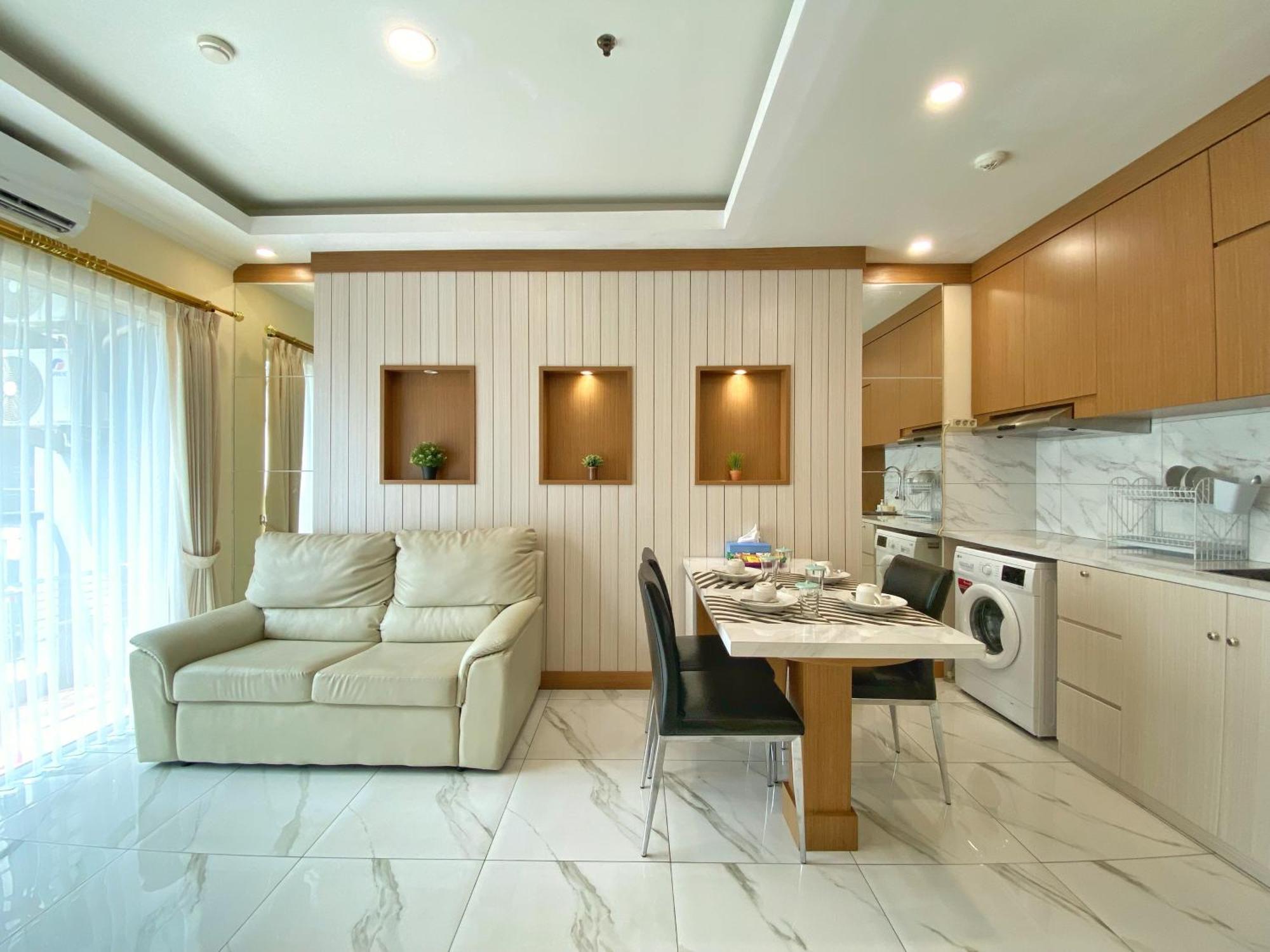 Ravarine Suite Apartment Jakarta Exteriör bild