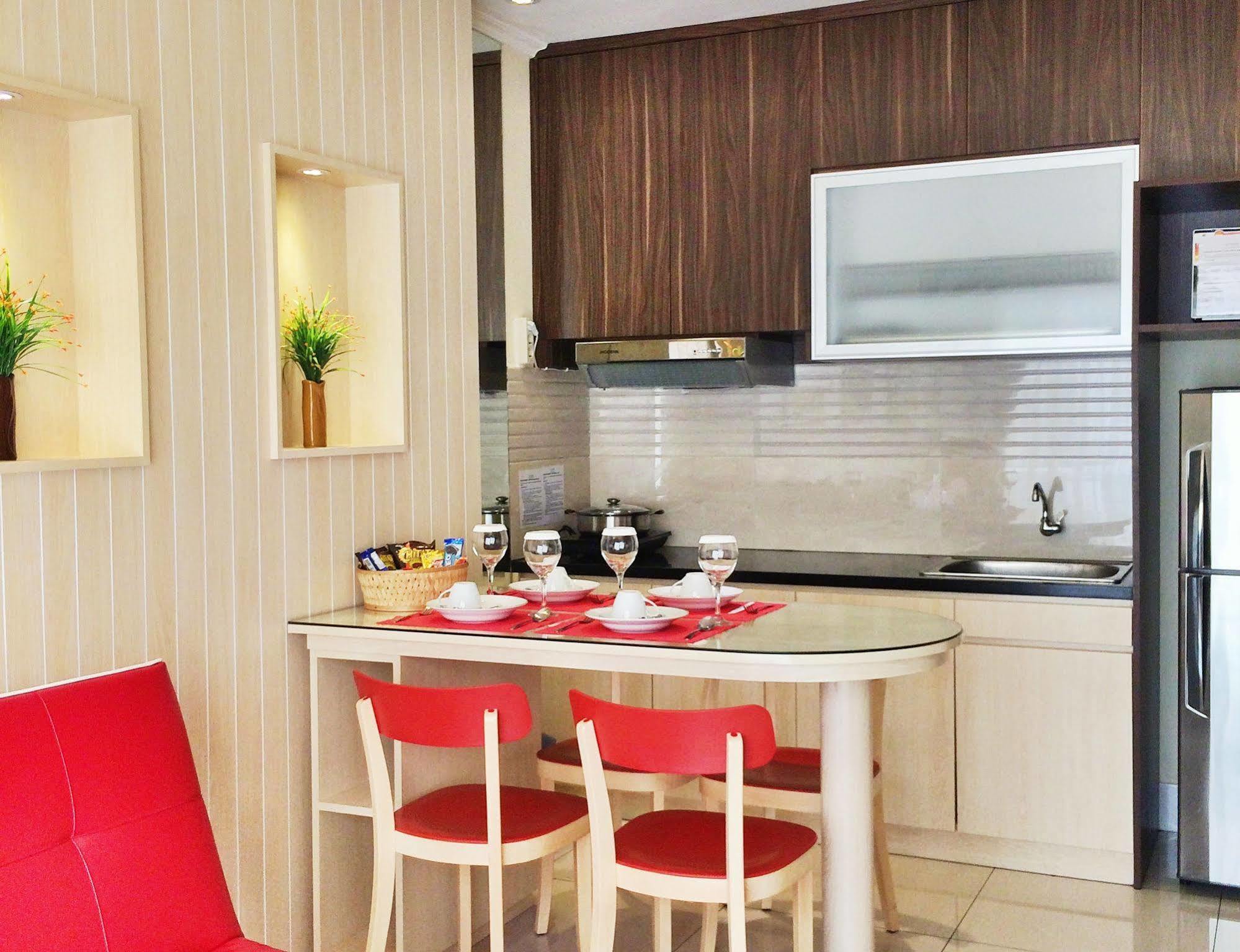 Ravarine Suite Apartment Jakarta Exteriör bild